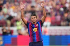 Thumbnail for article: Barcelona-fans verwelkomen Rodri, maar fluiten De Jong uit in Camp Nou