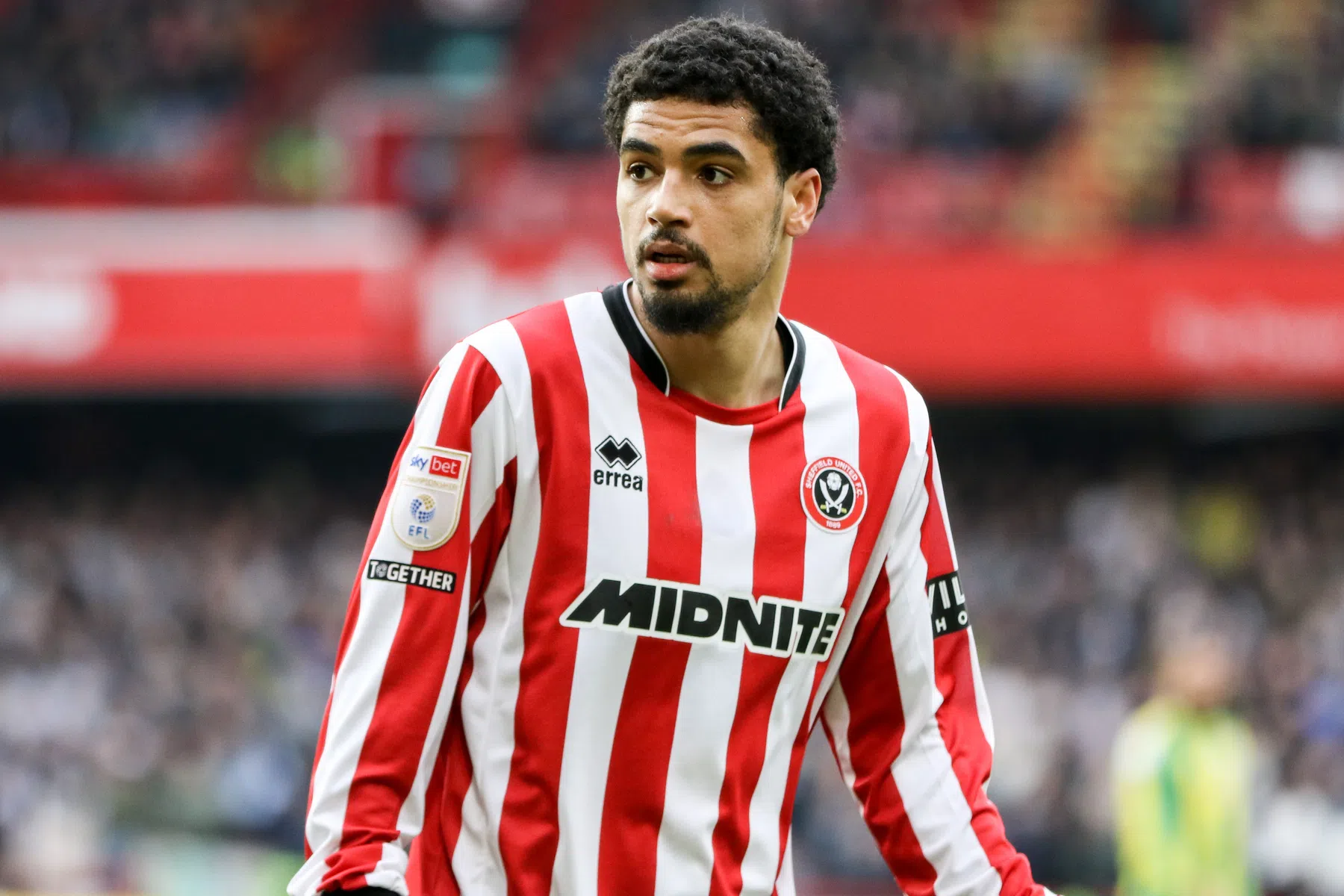 Ki-Jana Hoever signe un contrat longue durée avec Sparta