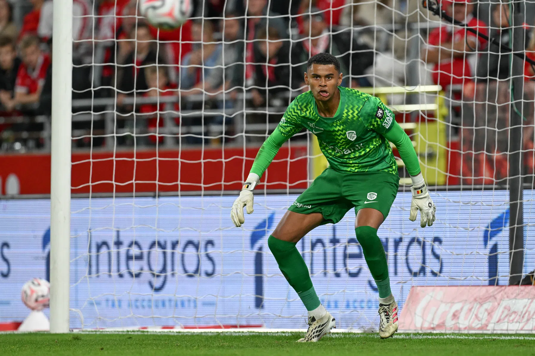 Liverpool betaalt 33 miljoen voor Courtois-opvolger die in jeugd van PSV speelde