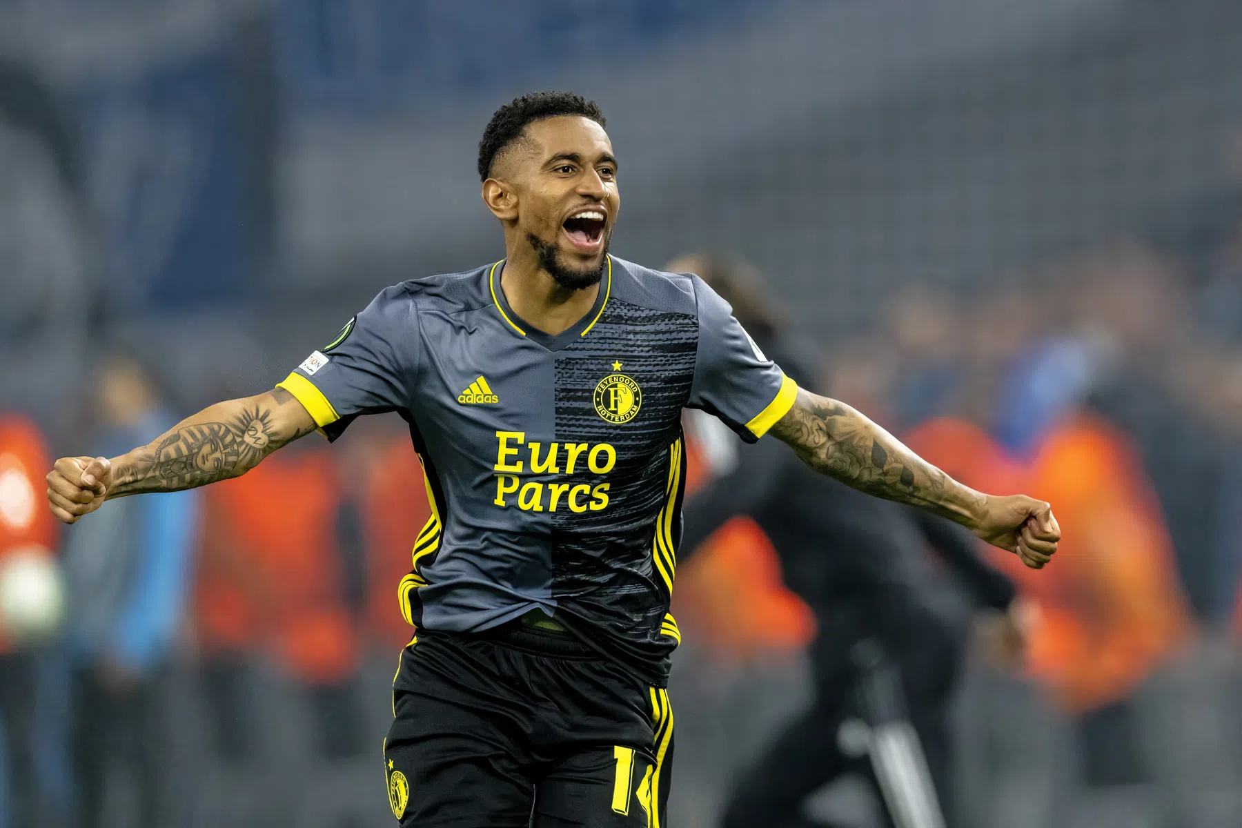 Nelson is weer speler van Feyenoord: 'Ik ben de club altijd blijven volgen'