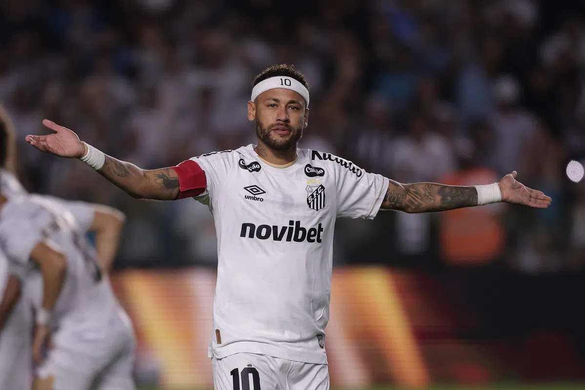 Neymar keert zich tegen eigen club Santos — photo: Voetbal International