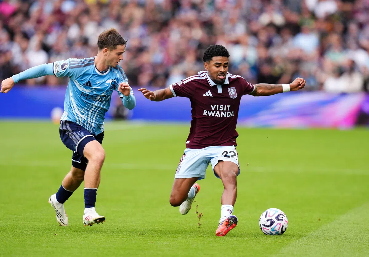 Emery: 'Die tackle had rood moeten zijn' — photo: Voetbal International