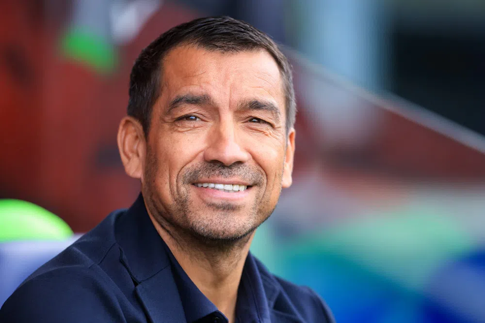 Van Bronckhorst kondigt eerste minuten Nelson aan en gaat spelers vrij geven