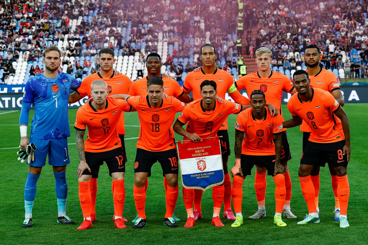 Meerdink grijpt de bal en levert dubbel — photo: Voetbal International