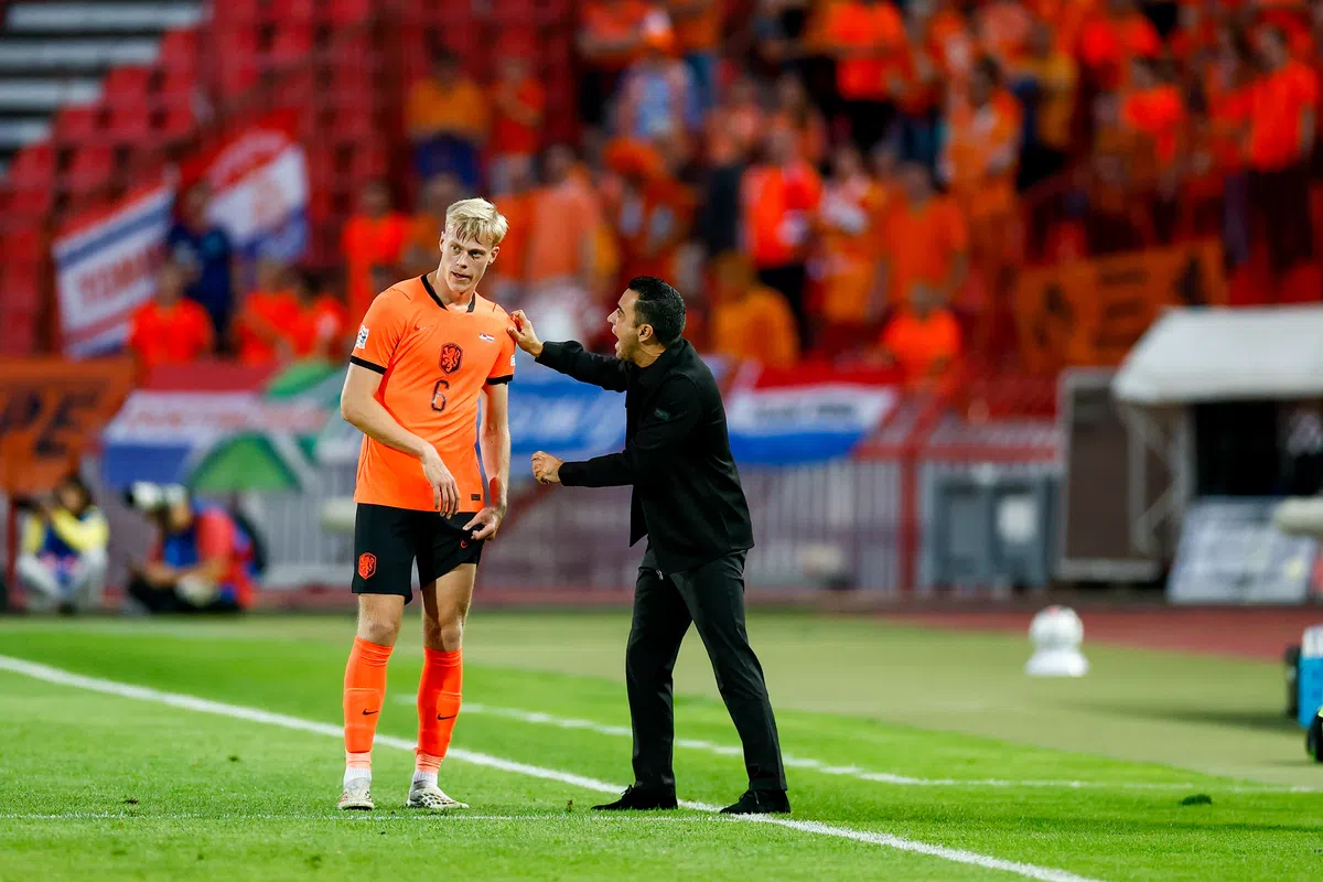 Janssen sloopt Van Hecke op tv — photo: Voetbal International