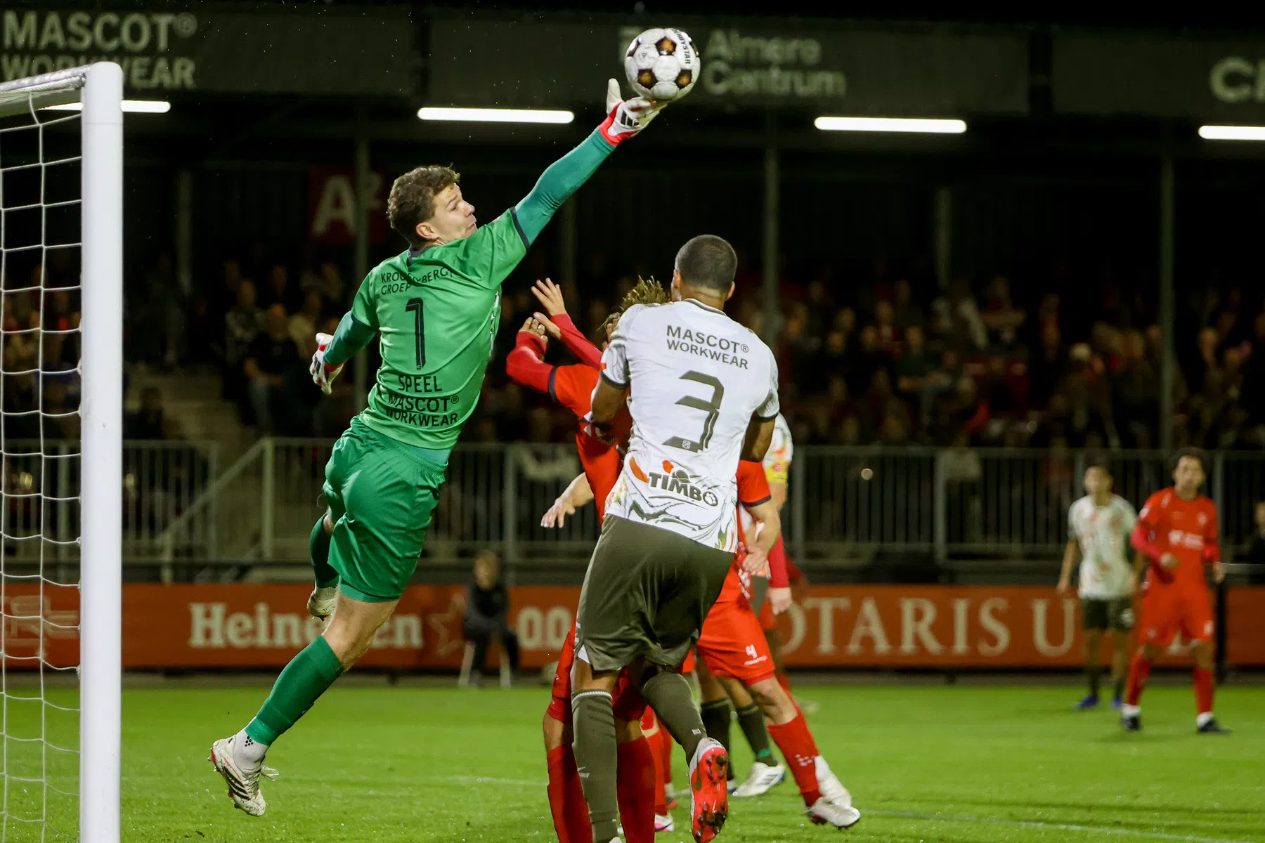 Almere City delay Heracles period-title celebrations with Volendam win