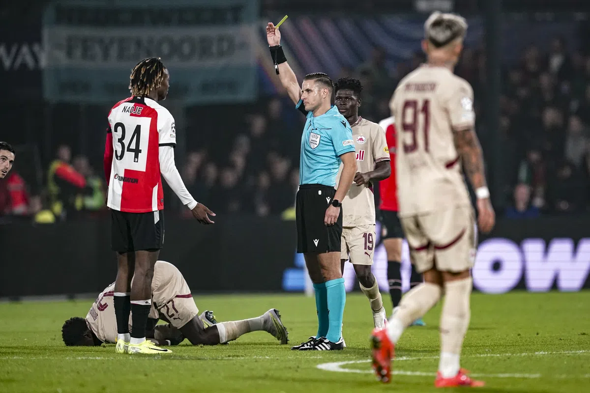 Scheidsrechter van veelbesproken kaart opnieuw naar De Kuip voor CL-voetbal