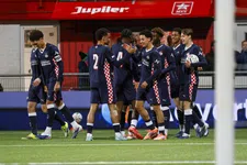 PSV-talenten maken gehakt van Leipzig na rode kaart doelman
