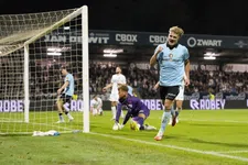 Steijn schiet kwetsbaar Feyenoord te hulp bij spektakelstuk tegen Telstar
