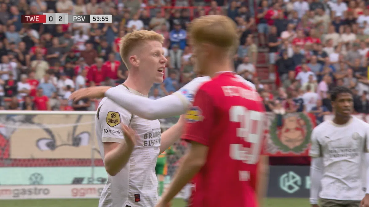 PSV nabitawan ang tuktok matapos 3-2 na kabiguan sa FC