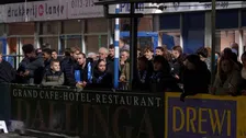 Thumbnail for article: Hoek-fans gaan voor blauwe Dennenappel