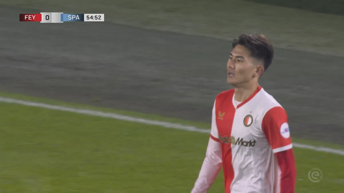 Zo kantelde de wedstrijd: de Watanabe-blunder die Feyenoord opbrak