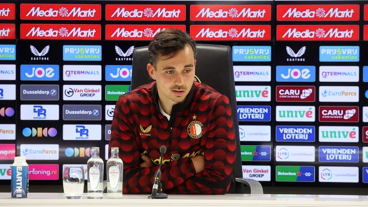 Deijl snapt spreekkoren in De Kuip: 'Ik schaamde me ook kapot'