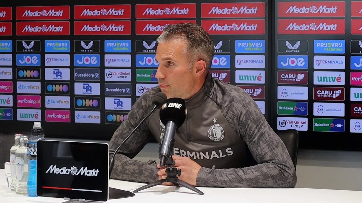 Van Persie ziet verbeterpunt voor Ueda: 'Ik was daarin veel feller'