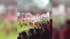 Thumbnail for article: Nieuwe beelden: Slavia-fans bekogelen uitvak met vuurwerkpijlen