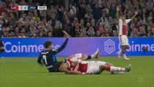 Zo ontspoorde Ajax-PSV even na de beuk van Van Bommel