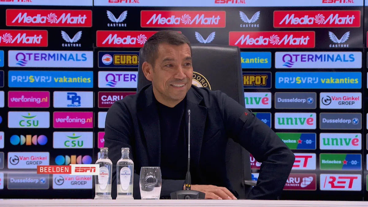 Hele persconferentie: Van Bronckhorst na klinkende zege Feyenoord op Utrecht