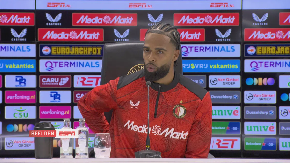 Hele persconferentie: Van Bronckhorst en St. Juste over topperwinst van Feyenoord